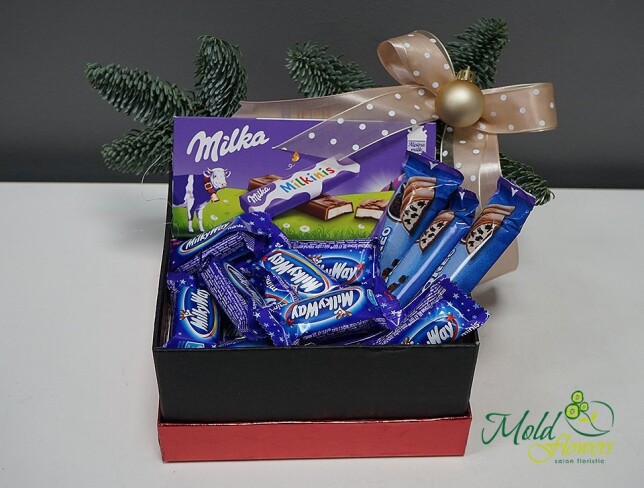 Коробочка с конфетами Milky Way и Milka Фото